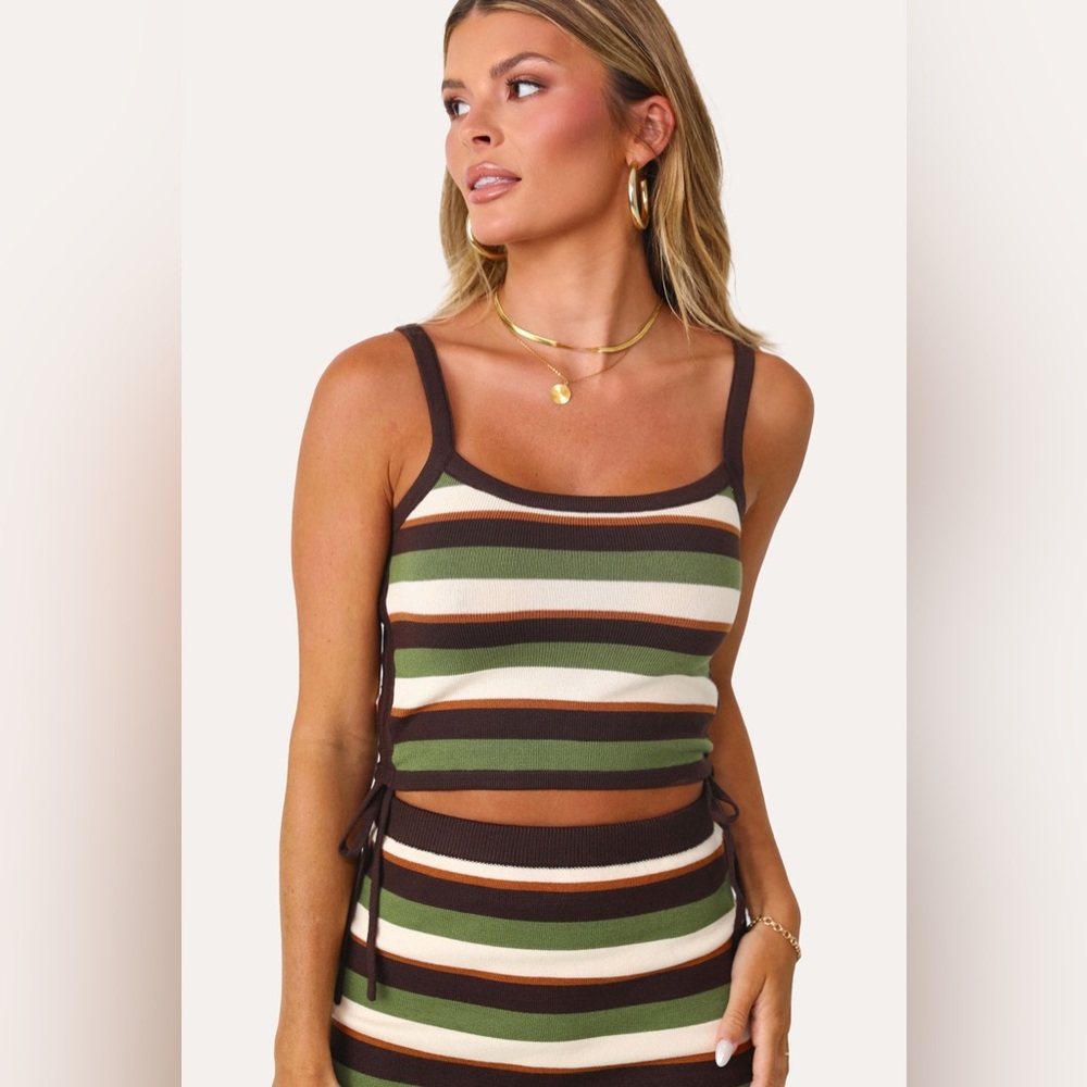 Destination stripe knit crop top kittenish